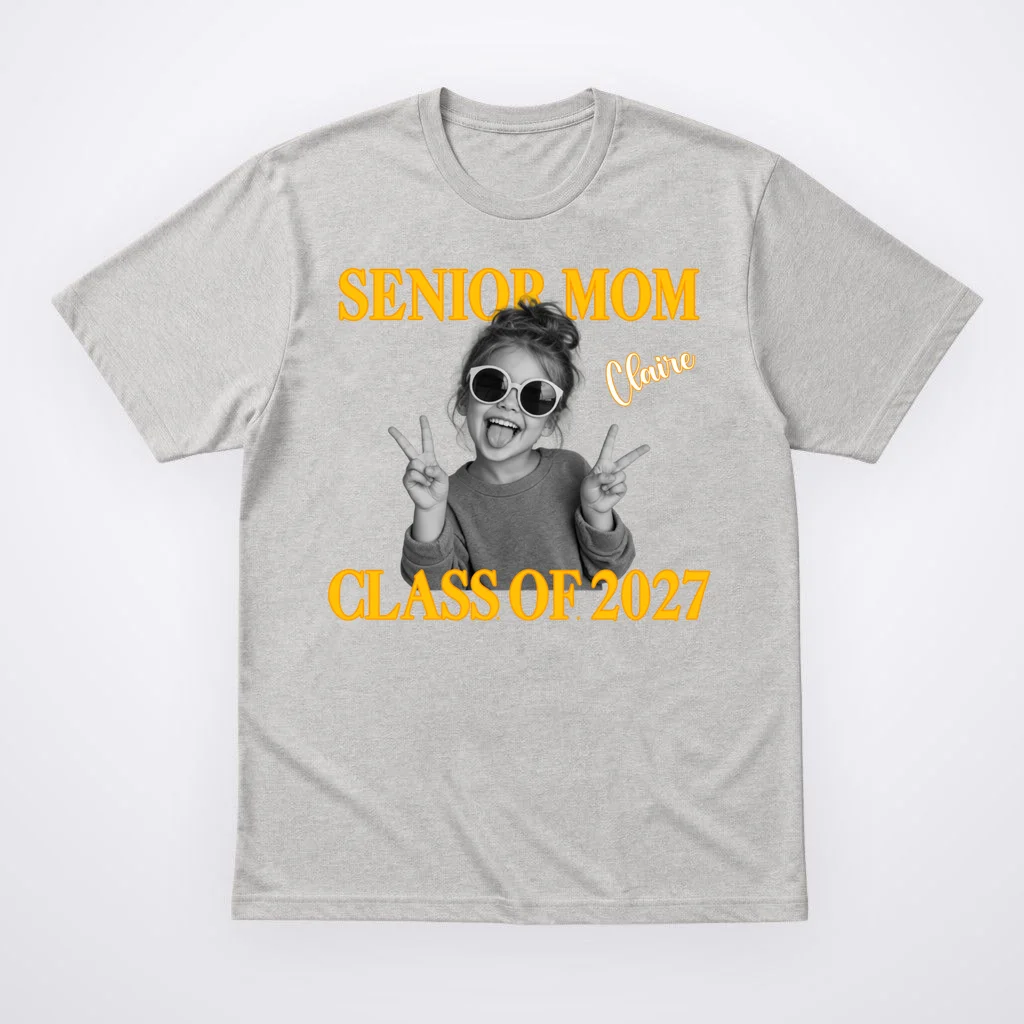 Senior Mom & Dad Personalized Photo Custom Gift - Class of 2027 Graduation Parent Design Men's T-Shirt Front