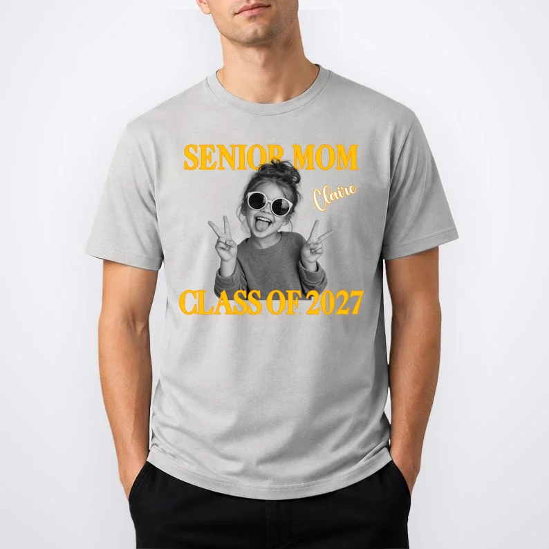 Senior Mom & Dad Personalized Photo Custom Gift - Class of 2027 Graduation Parent Design Men's T-Shirt - Front 1