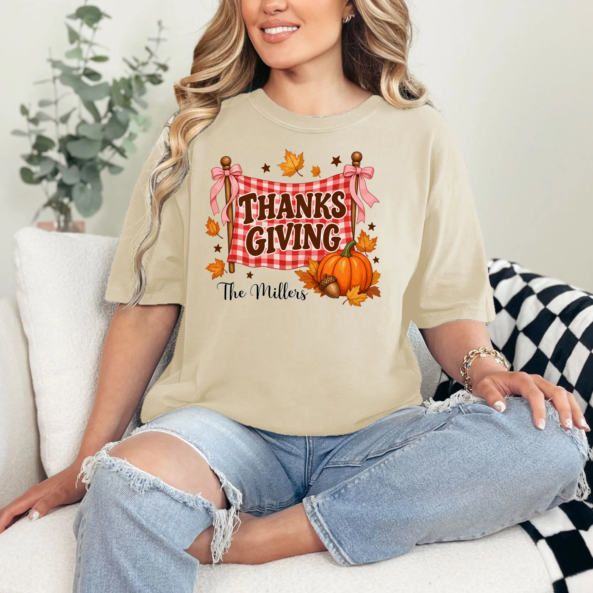 Thanksgiving Gingham Banner Personalized Family Name Gift - Rustic Pumpkin & Autumn Family Custom Design Comfort Colors Unisex T-Shirt - Front 1